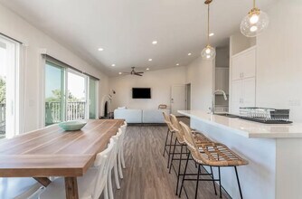 1500 Neptune Ave in Encinitas, CA - Building Photo - Building Photo