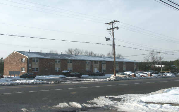 Country Lakes Apartments in Browns Mills, NJ - Building Photo - Building Photo