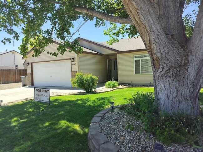 1105 Garrett St in Mountain Home, ID - Building Photo - Building Photo