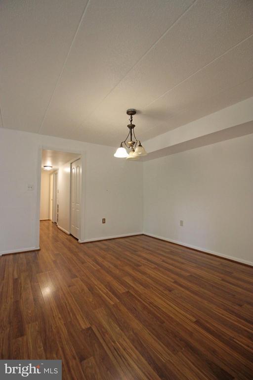 11607 Windbluff Ct in Reston, VA - Building Photo - Building Photo