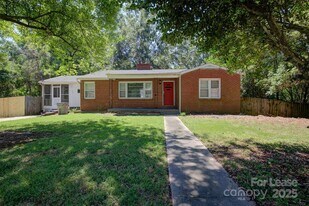607 W 19th Ave in Gastonia, NC - Building Photo