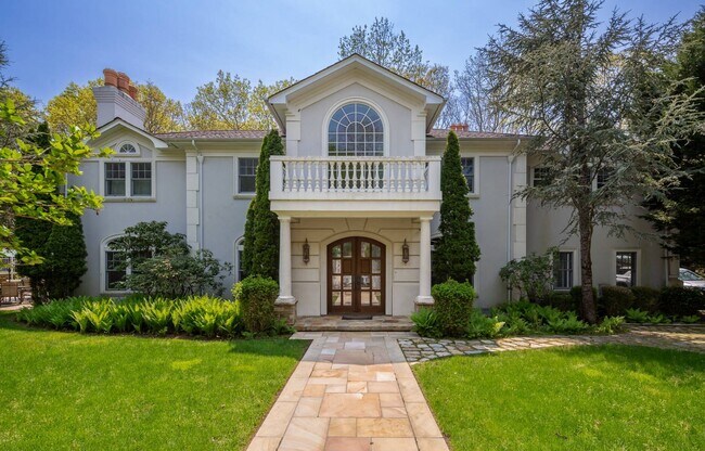 47 Lincoln Ave in East Hampton, NY - Building Photo - Building Photo