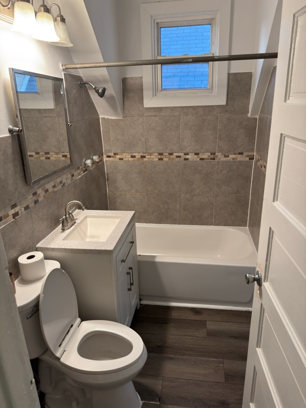 2224 N Kenneth Ave in Chicago, IL - Building Photo - Building Photo