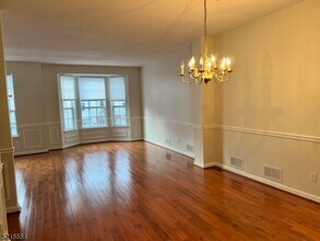 8 Worthington Terrace in Flemington, NJ - Building Photo - Building Photo