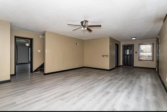 327 S Cedar St in Boone, IA - Building Photo - Building Photo