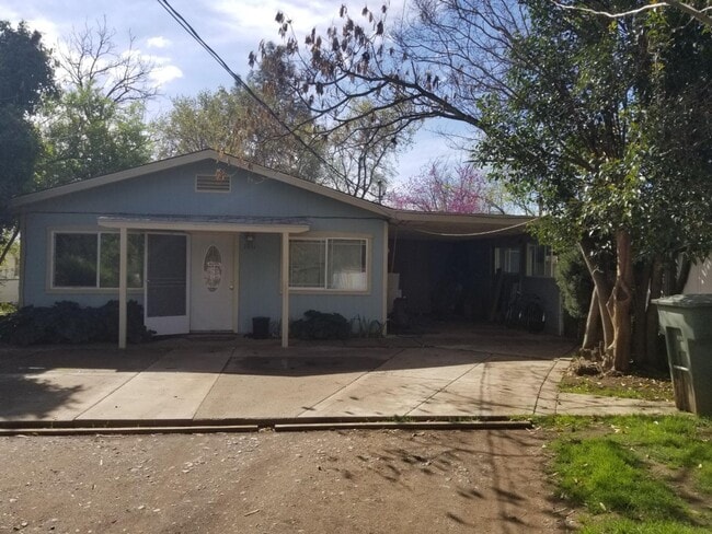 1931 Heller Ln in Redding, CA - Building Photo - Building Photo