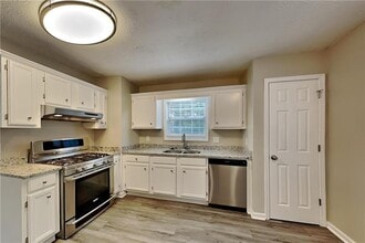 2733 Ashbury Point Ln in Marietta, GA - Building Photo - Building Photo