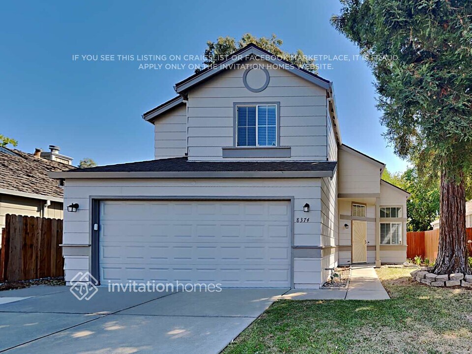 8374 Hillsbrook Dr in Antelope, CA - Building Photo