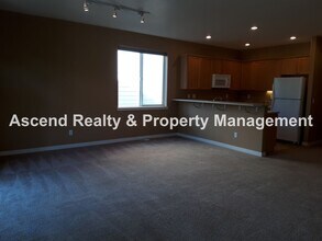 20789 NW Painted Mountain Dr in Beaverton, OR - Building Photo - Building Photo