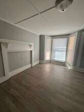 236 Main St, Unit 1 in Farmington, NH - Building Photo - Building Photo