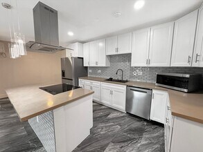 3030 Alta View Dr in San Diego, CA - Building Photo - Building Photo