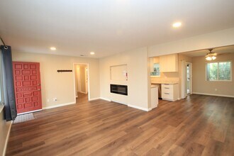 1765 N 6th Pl in Port Hueneme, CA - Building Photo - Building Photo