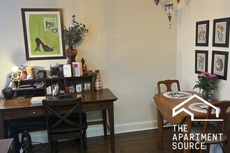 918 Green Bay Rd, Unit 2D in Winnetka, IL - Foto de edificio - Building Photo