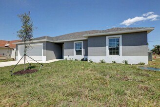 799 SW Sardinia Ave in Port St. Lucie, FL - Building Photo - Building Photo
