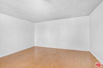 817 N Hudson Ave in Los Angeles, CA - Building Photo - Building Photo