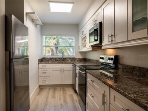 521 S Summerlin Ave in Orlando, FL - Building Photo - Building Photo