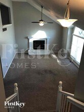 8320 N Allenton Dr, Unit 807 in Kansas City, MO - Building Photo - Building Photo