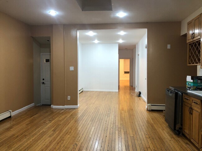 1466 Commonwealth Ave in Bronx, NY - Building Photo - Building Photo