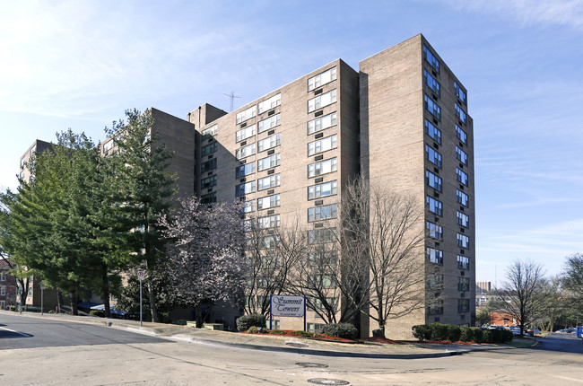 Summit Towers in Knoxville, TN - Foto de edificio - Building Photo