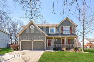 15688 S Downing Ct in Olathe, KS - Building Photo