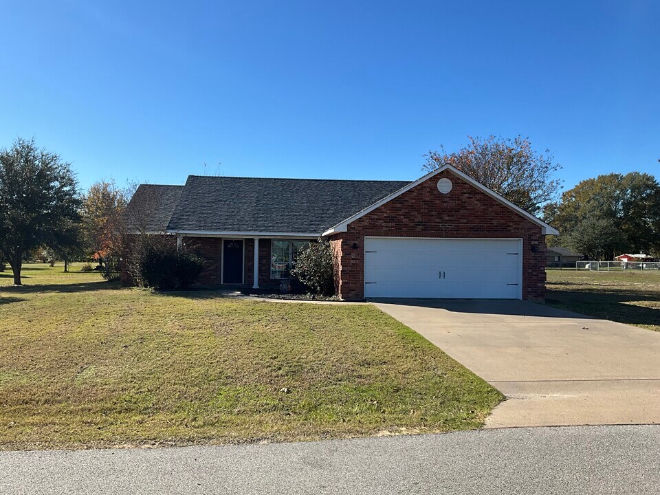 114 Sunset Blvd in Malakoff, TX - Building Photo
