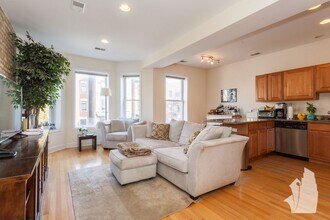 3750 N Wilton Ave in Chicago, IL - Building Photo - Building Photo