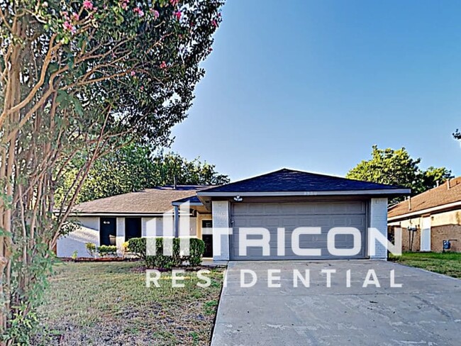 property at 3910 Lillie St