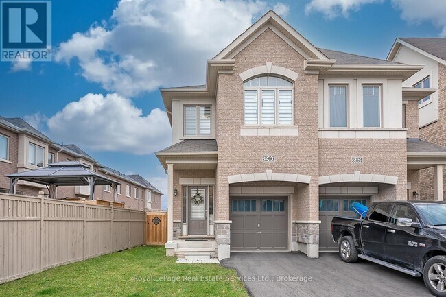 3966 Koenig Rd in Burlington, ON - Building Photo - Building Photo