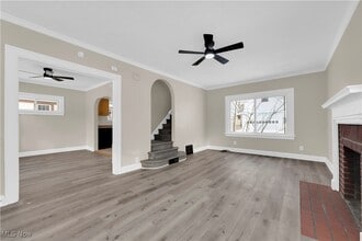 239 E 214th St in Euclid, OH - Building Photo - Building Photo