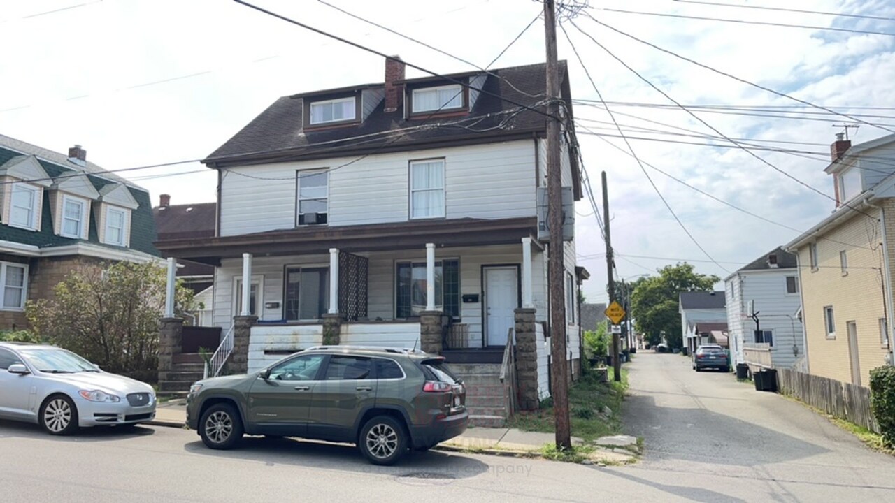 108-110 Rankin St-Unit -Unit 108 in New Kensington, PA - Building Photo