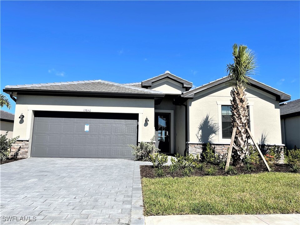 13860 Pine Lodge Ln in Ft. Myers, FL - Building Photo