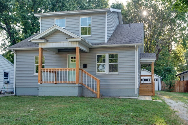 1328 S Florence Ave in Springfield, MO - Foto de edificio - Building Photo