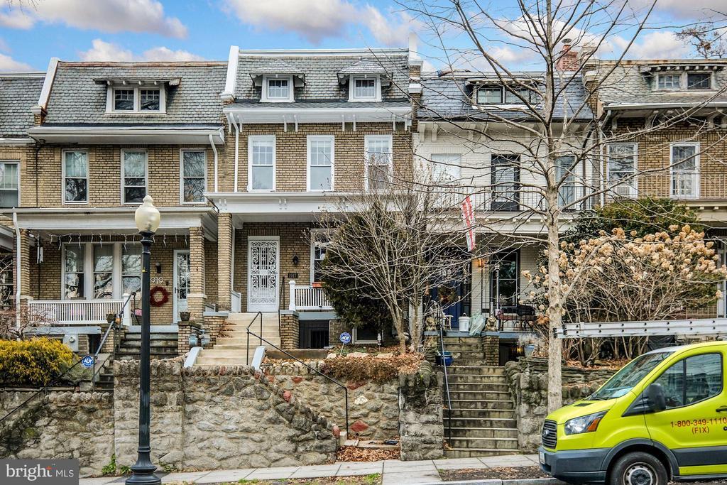 1917 Kenyon St NW in Washington, DC - Building Photo