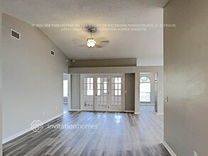 1216 Bloom Hill Ave, Unit D in Valrico, FL - Building Photo - Building Photo