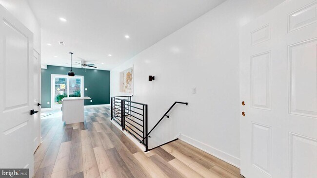 651 N 16th St-Unit -1 in Philadelphia, PA - Foto de edificio - Building Photo