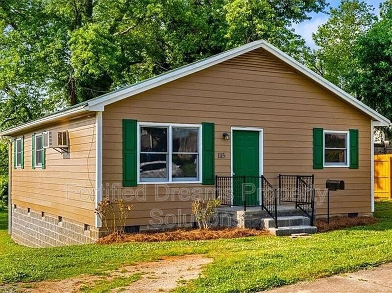 1115 Wachovia St in Winston-Salem, NC - Building Photo