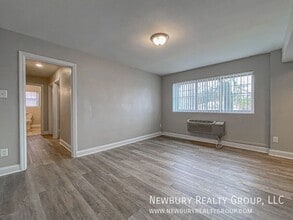 313 San Juan Dr in McKeesport, PA - Building Photo - Building Photo