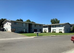2360 Hood Ave in Richland, WA - Foto de edificio - Building Photo