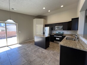 2435 Sorral Way SW in Albuquerque, NM - Building Photo - Building Photo