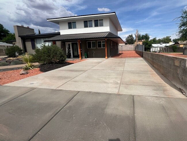 175 S 400 E in Saint George, UT - Building Photo - Building Photo