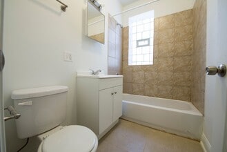 3501 W Adams St Chicago, IL 60624 in Chicago, IL - Building Photo - Building Photo