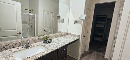 10310 Spanish Moss Dr in Bakersfield, CA - Building Photo - Building Photo