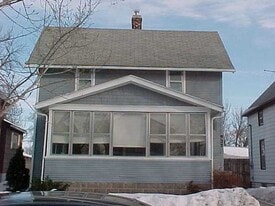 927 Forest Ave in Waterloo, IA - Building Photo
