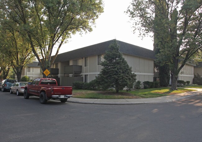 Campos Verde East in Modesto, CA - Foto de edificio - Building Photo