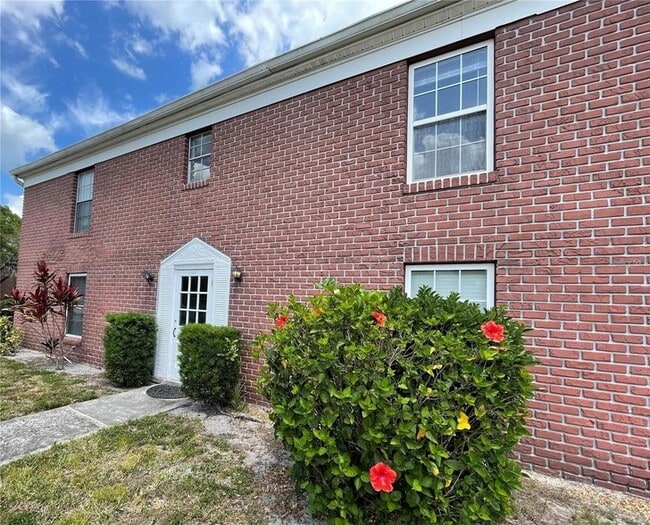 1062 85th Terrace N, Unit D in St. Petersburg, FL - Building Photo - Building Photo