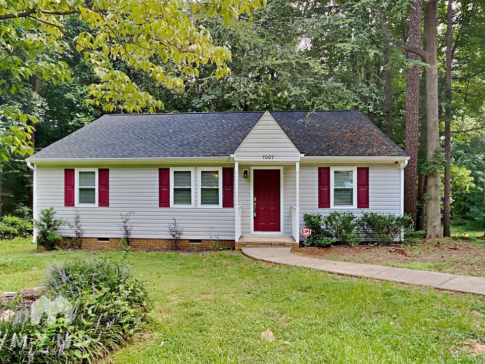 7007 Ware Rd in Charlotte, NC - Building Photo