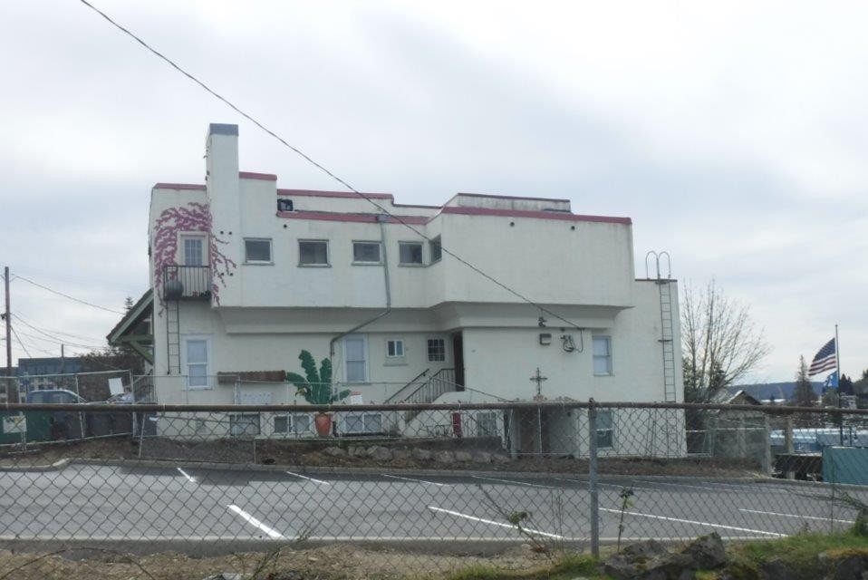 903 Pleasant Ave in Bremerton, WA - Foto de edificio