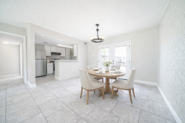 8100 Leonora St in Houston, TX - Building Photo - Building Photo