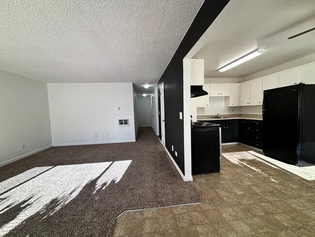 340 NE Cleveland Ave in Gresham, OR - Building Photo - Building Photo