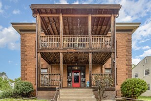 822 W 35th St in Minneapolis, MN - Building Photo